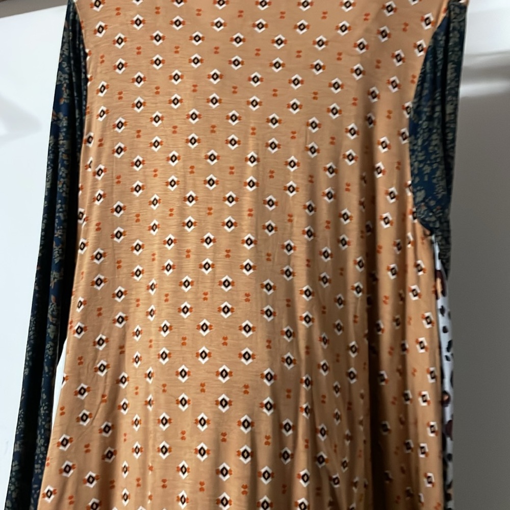 Top - Picture 3 of 4